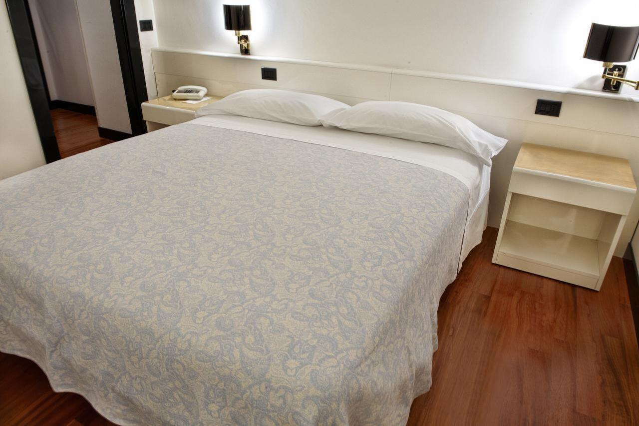Hotel Giovanni Padova Bagian luar foto