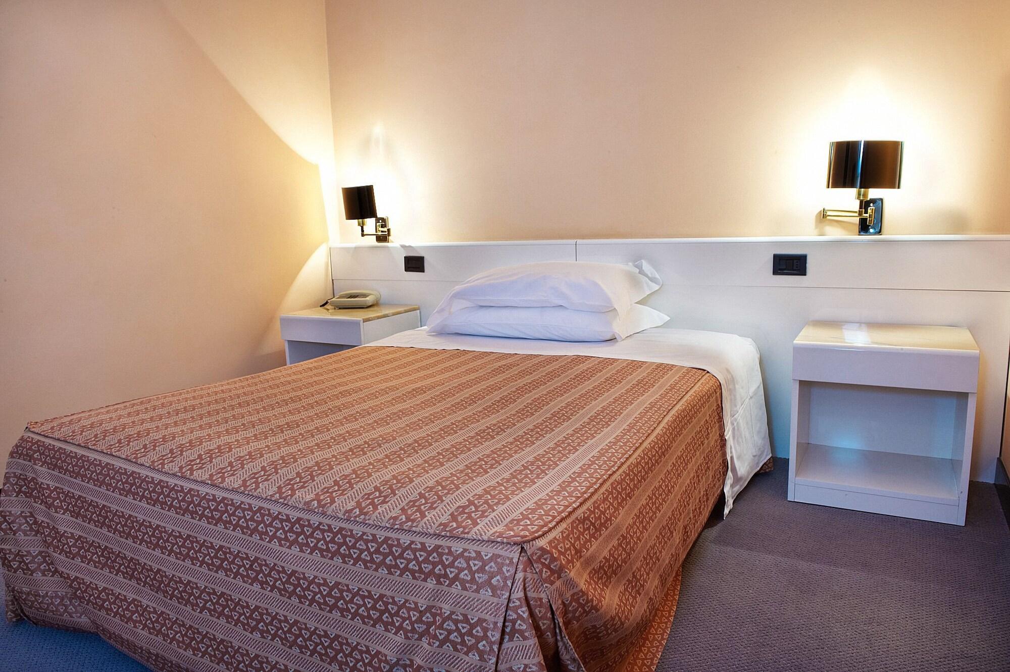 Hotel Giovanni Padova Bagian luar foto